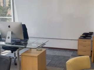 OFICINAS EN RENTA/VENTA EN EDIFICIO VASANTA ZONA 10 - Image 2