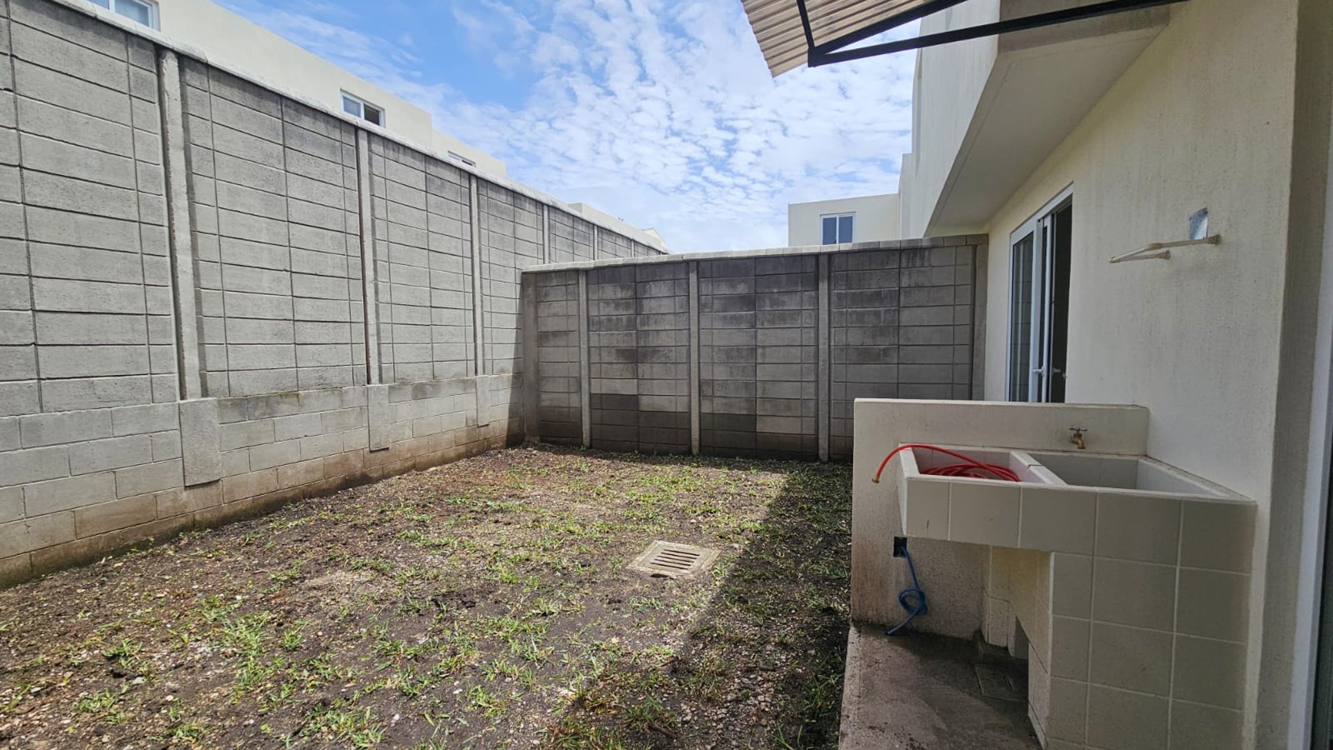 VENTA Casa Nueva dentro de Pinabetes Condominio Eucaliptos - Miniatura 11