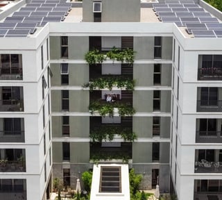 📍 APARTAMENTO EN RENTA – 2 HAB + 2 BALCONES | IRIDIA ELGIN | ZONA 13