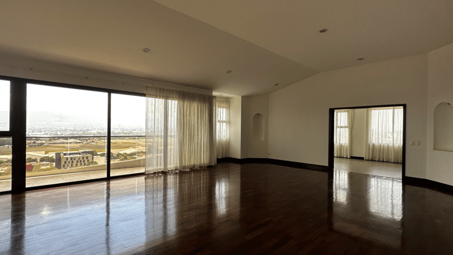 Espectacular Penthouse en Venta en Zona 14 – Avenida Las Américas