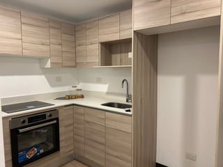 Apartamento en Venta en Zona 14, Sector la Villa - Image 4