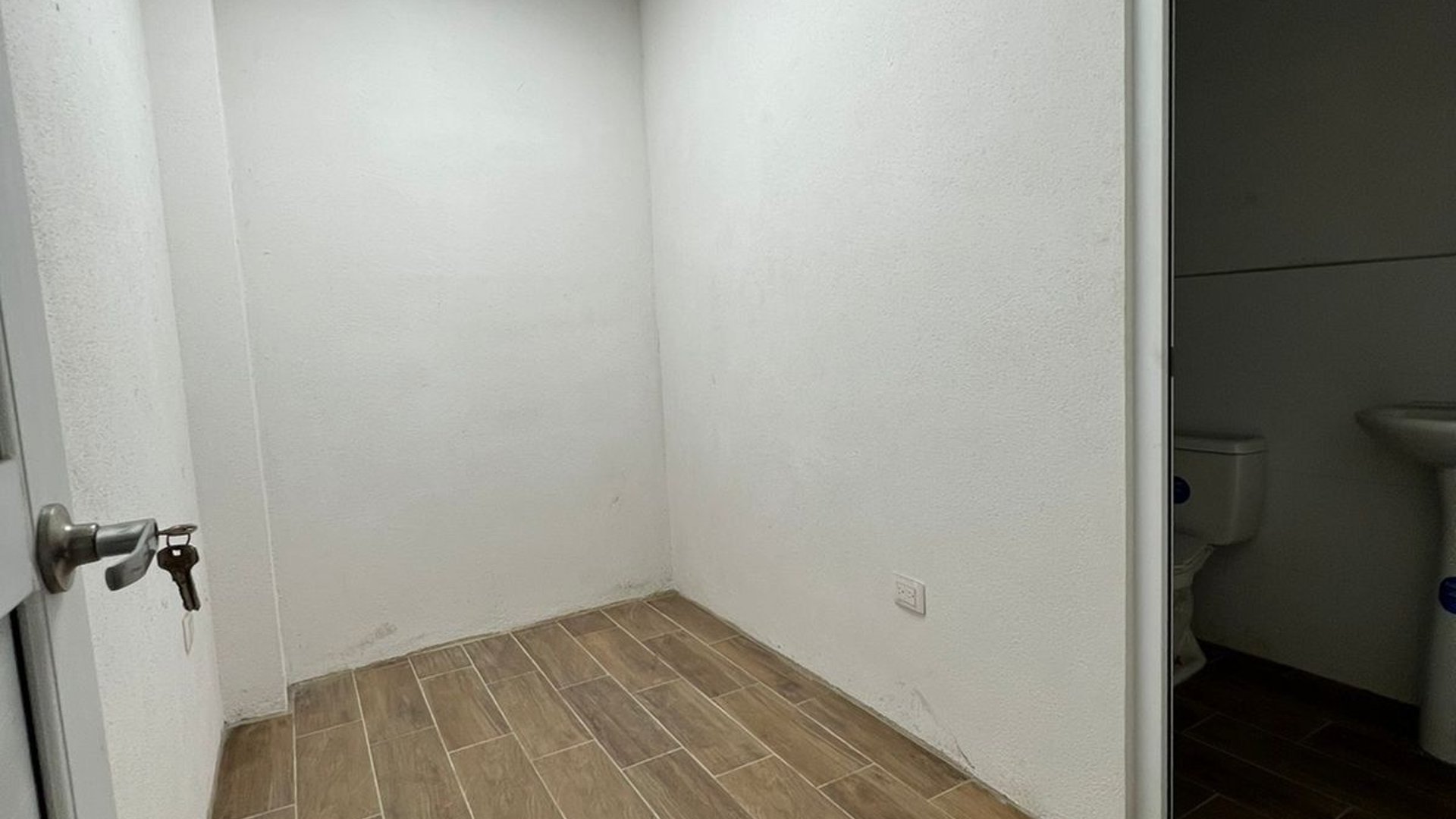 Bodega nueva en zona 13 disponible en venta! - Miniatura 4