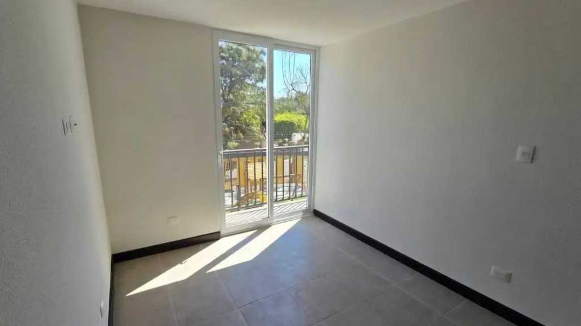 APARTAMENTO EN RENTA – ESENTA, ZONA 12 - Miniatura 6
