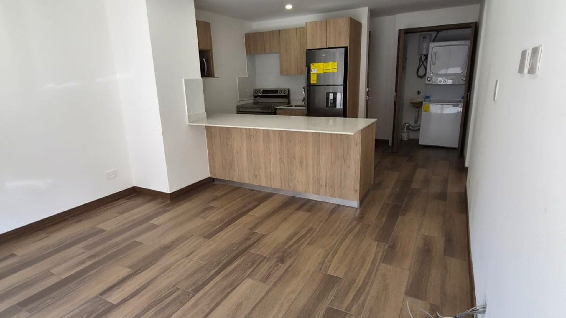 Rento apartamento  en Zona 15  VHI  Privé