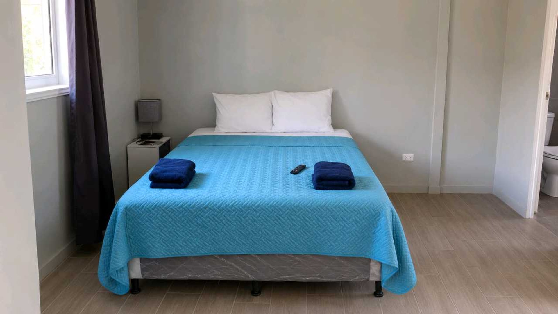 APARTAMENTO EN ALQUILER ???? Villa Santander, Zona 10 - Miniatura 4