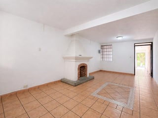 RENTO CASA DE UN NIVEL EN COLONIA CANDELARIA, ANTIGUA - Image 2