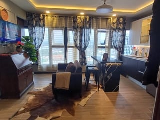 Apartamento Amueblado en Renta Edificio Séptimo Zona 4 - Image 1