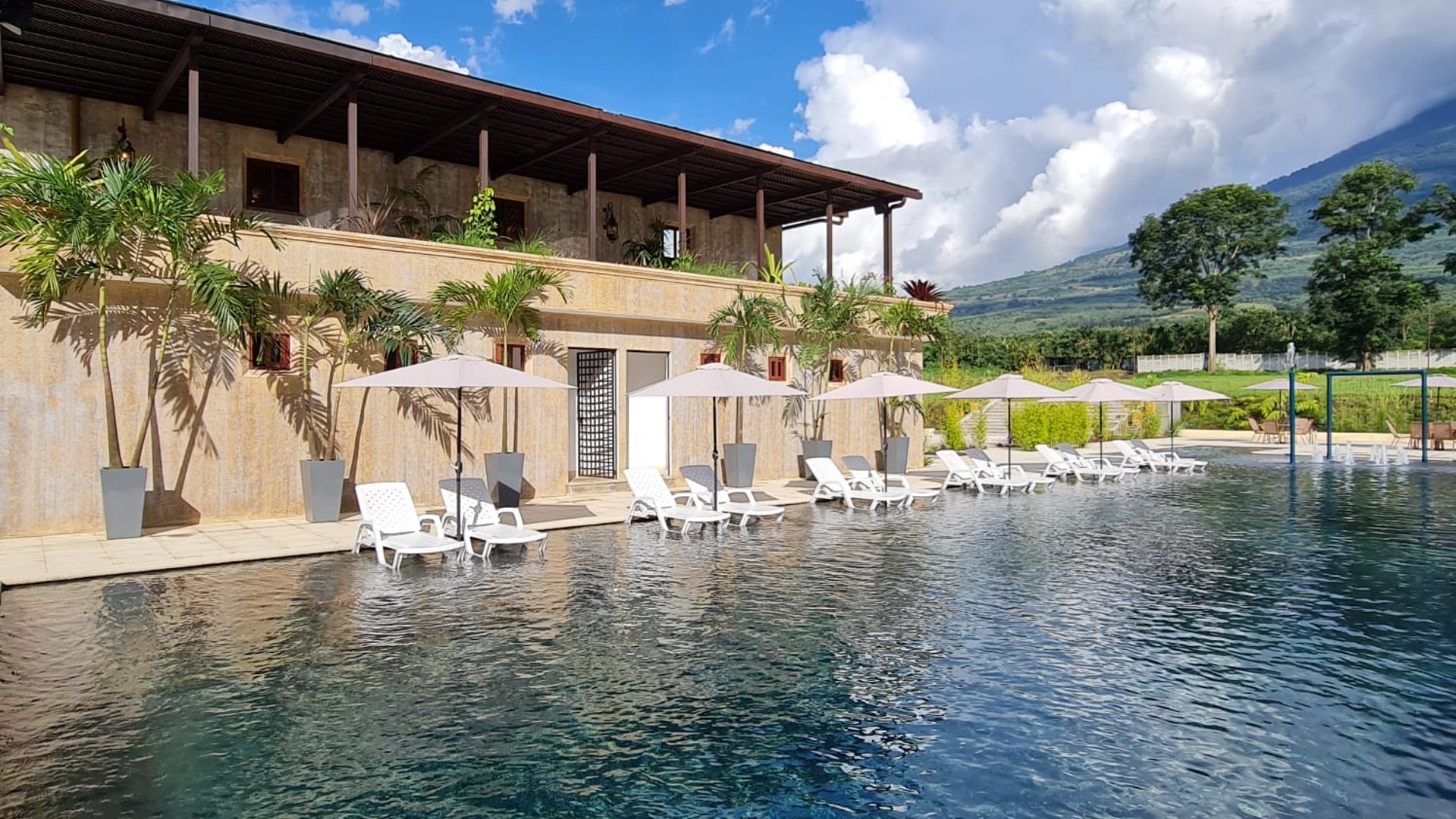 Apartamentos en Venta Club Residencial Los Franciscanos / Antigua Guatemala - Image 1