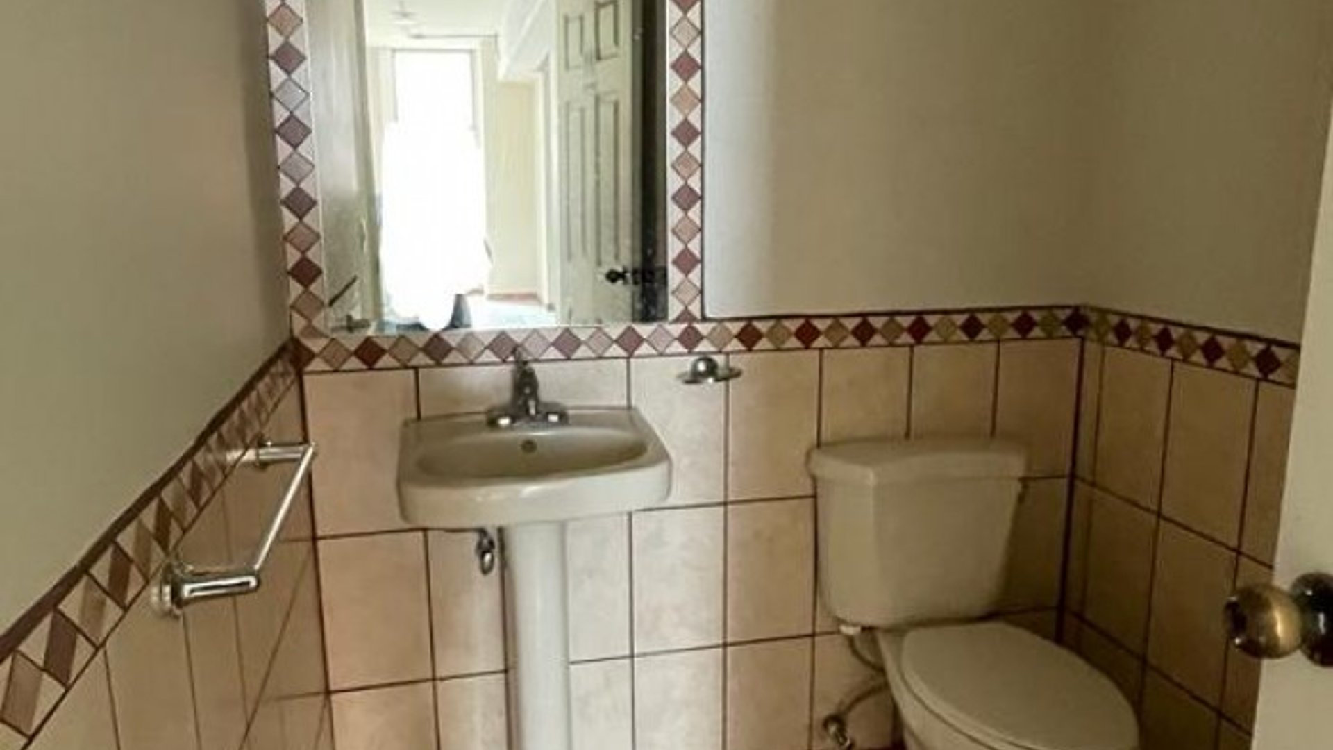 OFICINA EN RENTA, AREA COMERCIAL NARANJO, MIXCO - Miniatura 4