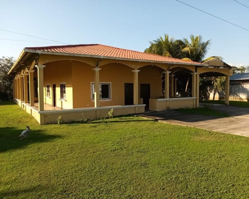 Casa de Un Nivel en Venta en Morales Izabal