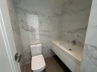 Exclusivo apto con terraza en Edificio Maranta Oakland zona 10 | 3 Habitaciones - Image 3