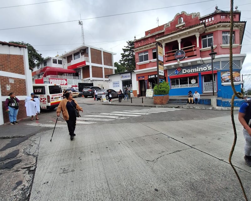 Edificio comercial en renta o venta centro de mixco