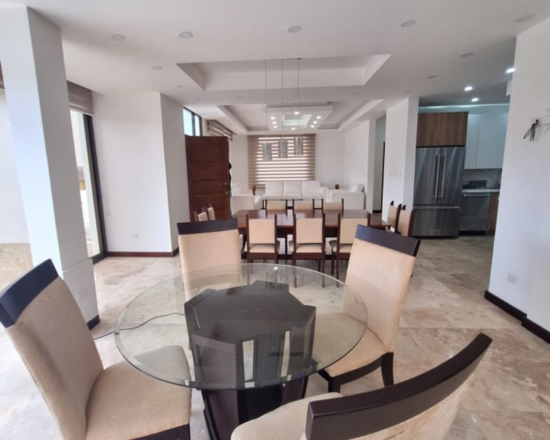 Casa en renta o venta condominio Vila Verde