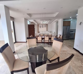 Casa en renta o venta condominio Vila Verde