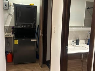 Apartamento en venta de 3 habitaciones en Zona 10 - 5