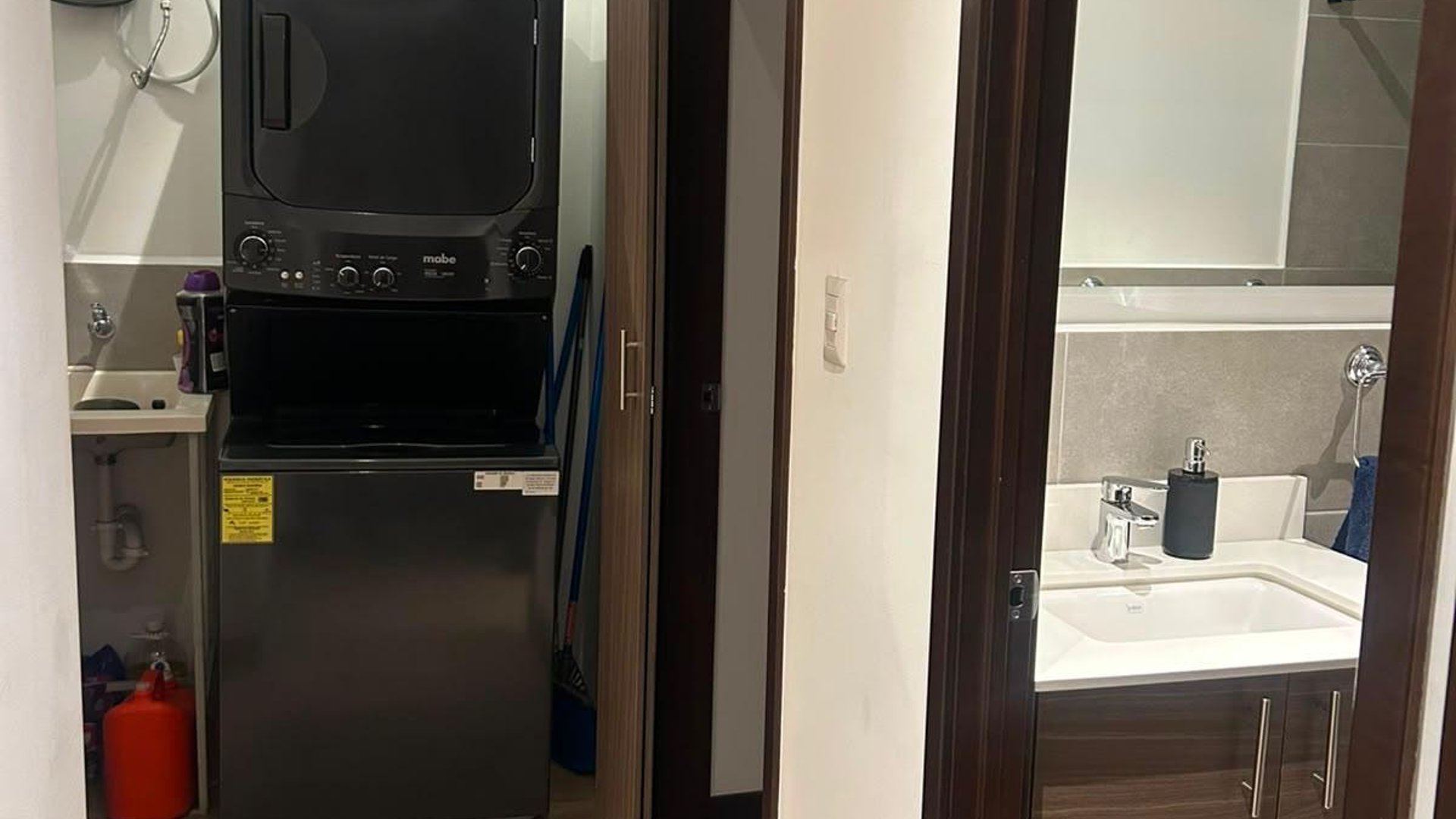Apartamento en venta de 3 habitaciones en Zona 10 - Miniatura 5