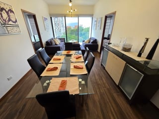 Apartamento en renta de 2 habitaciones y balcón en zona 10 Ref-5293 - 5