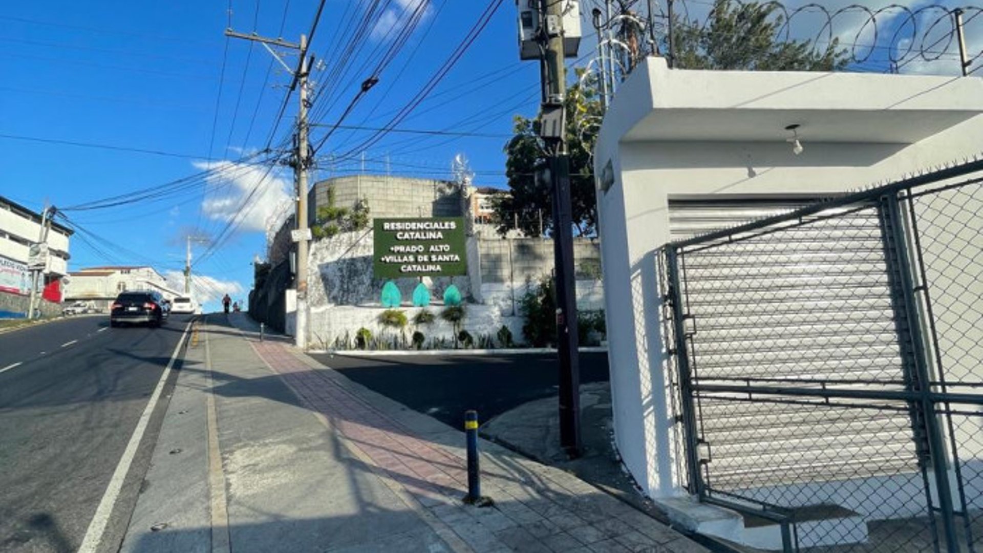 Local en renta sobre boulevard condado catalina V.N. - Image 1