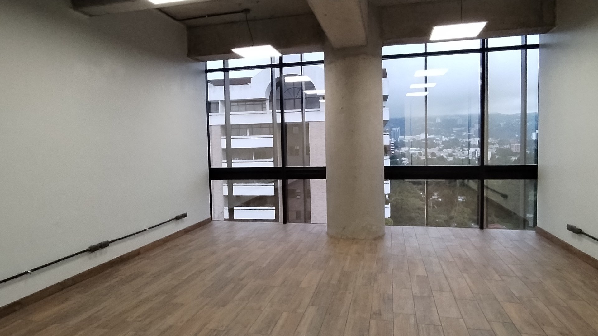 Oficina venta en zona 14 para inversión! rentada