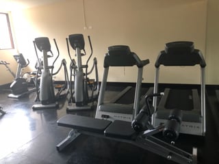 Apartamento de 2 habitaciones amueblado, zona 10 - Image 19