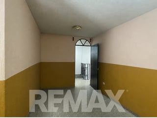 Casa en Venta de 4 Habitaciones en Los Olivos, Zona 18 - 5