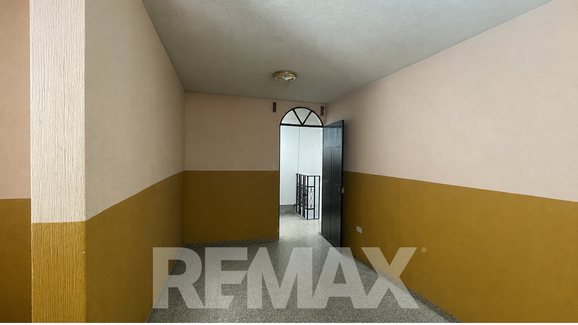 Casa en Venta de 4 Habitaciones en Los Olivos, Zona 18 - Miniatura 5