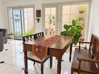 📍 CASA EN VENTA – 3 HAB + ESTUDIO + PATIO | LA VILLA | ZONA 14 - 3