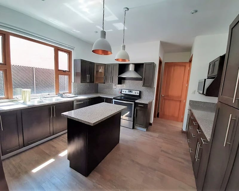 Casa con habitacion de servicio y jardin en KM 12.5 CAES Ref-5879