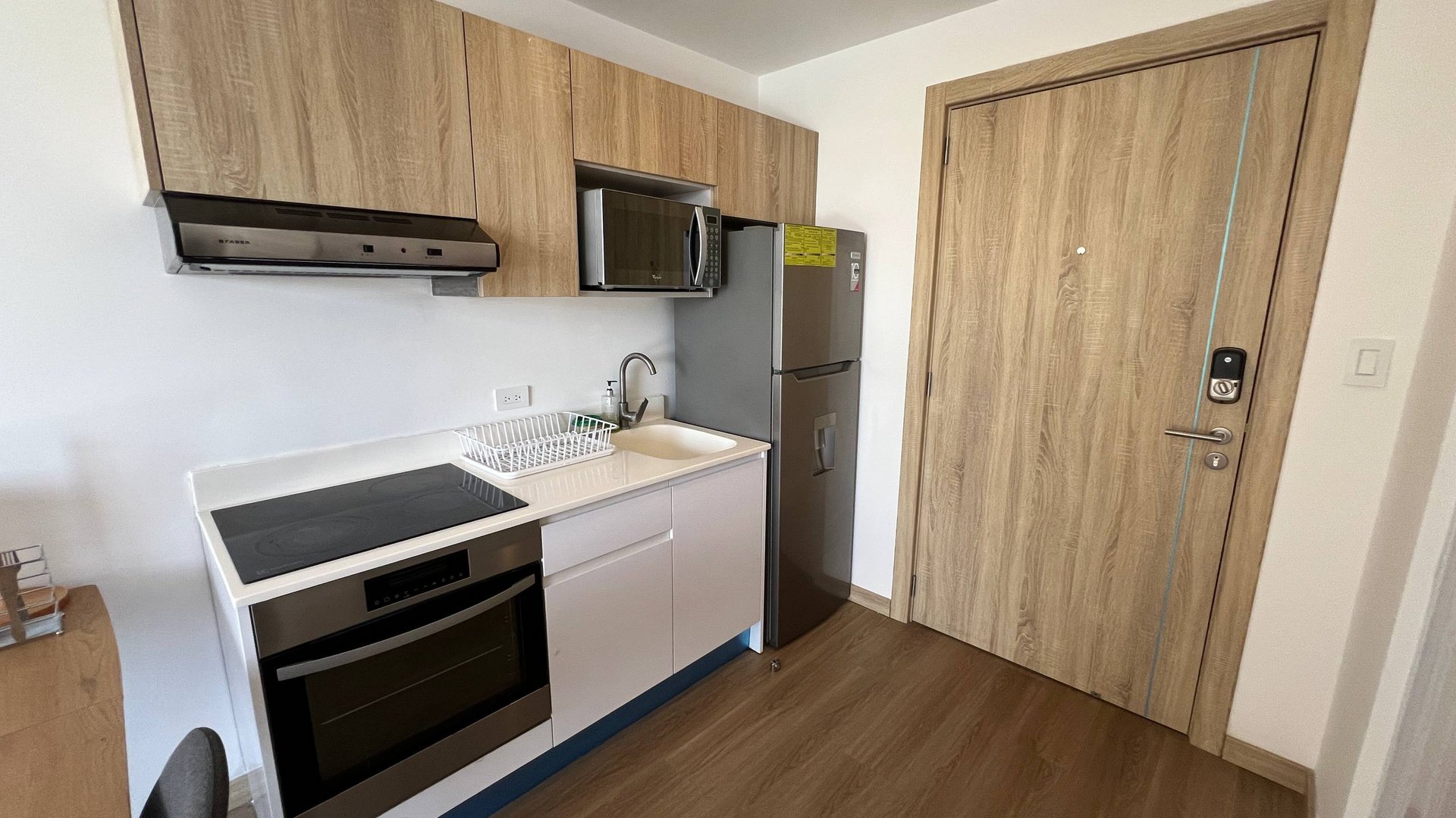 Apartamento en renta en Edificio Vivo 4 zona 4 - Miniatura 4