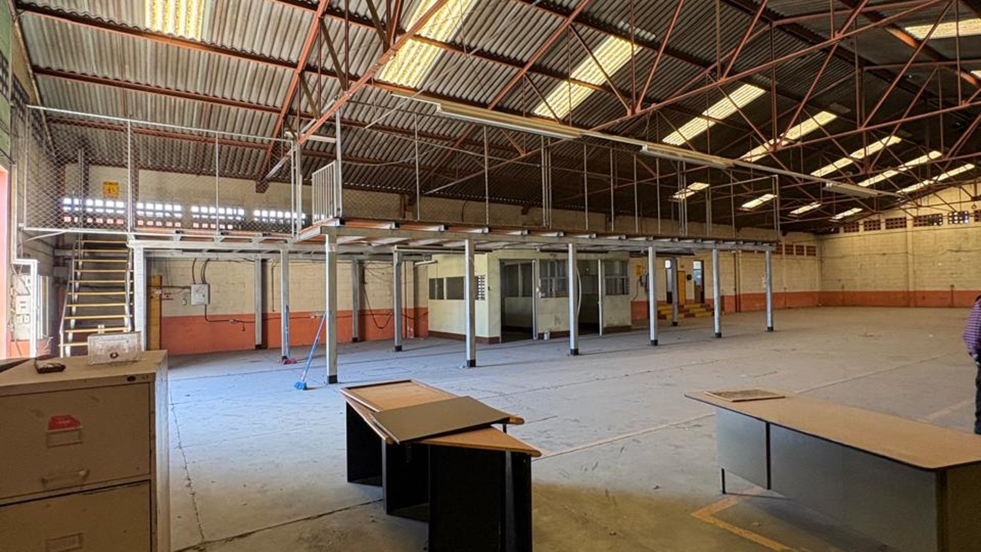 Bodega en venta-renta en Zona 6 Mixco - Miniatura 15