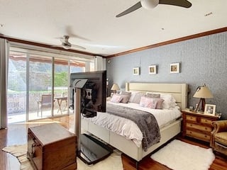 CAÑADAS DE ELGIN/ Casa Amueblada en Venta, zona 13 - Image 32