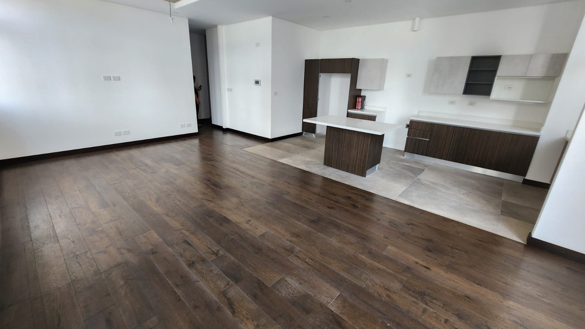 Apartamento en venta de 3 habitaciones en zona 16 Ref-4918
