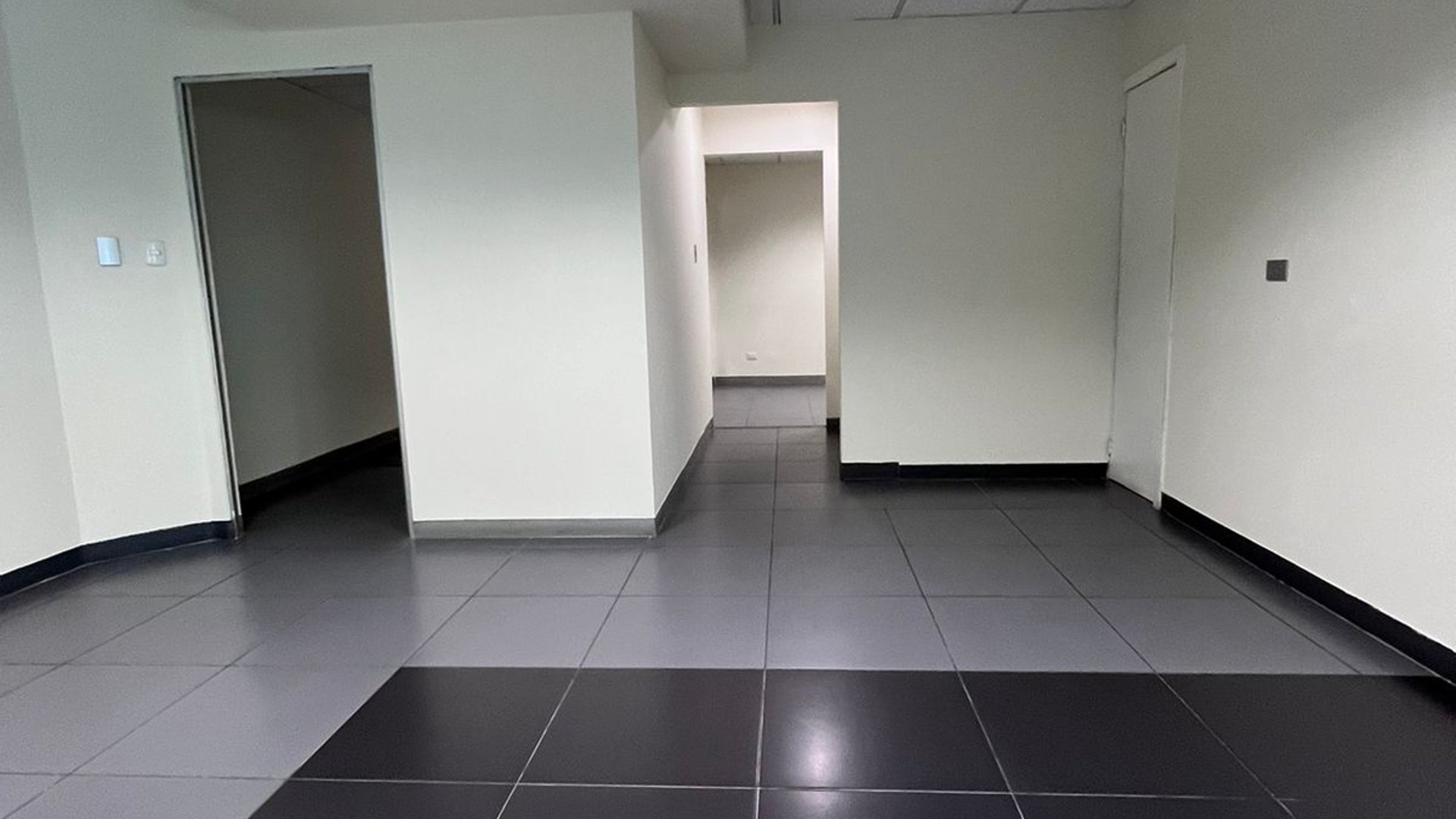 Oficina en Alquiler / Venta en Europlaza, zona 14 Guatemala - Miniatura 9
