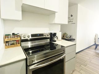 📍 APARTAMENTO EN VENTA – 3 HAB + BALCÓN | EDIFICIO VIRÓ | ZONA 11 - 4