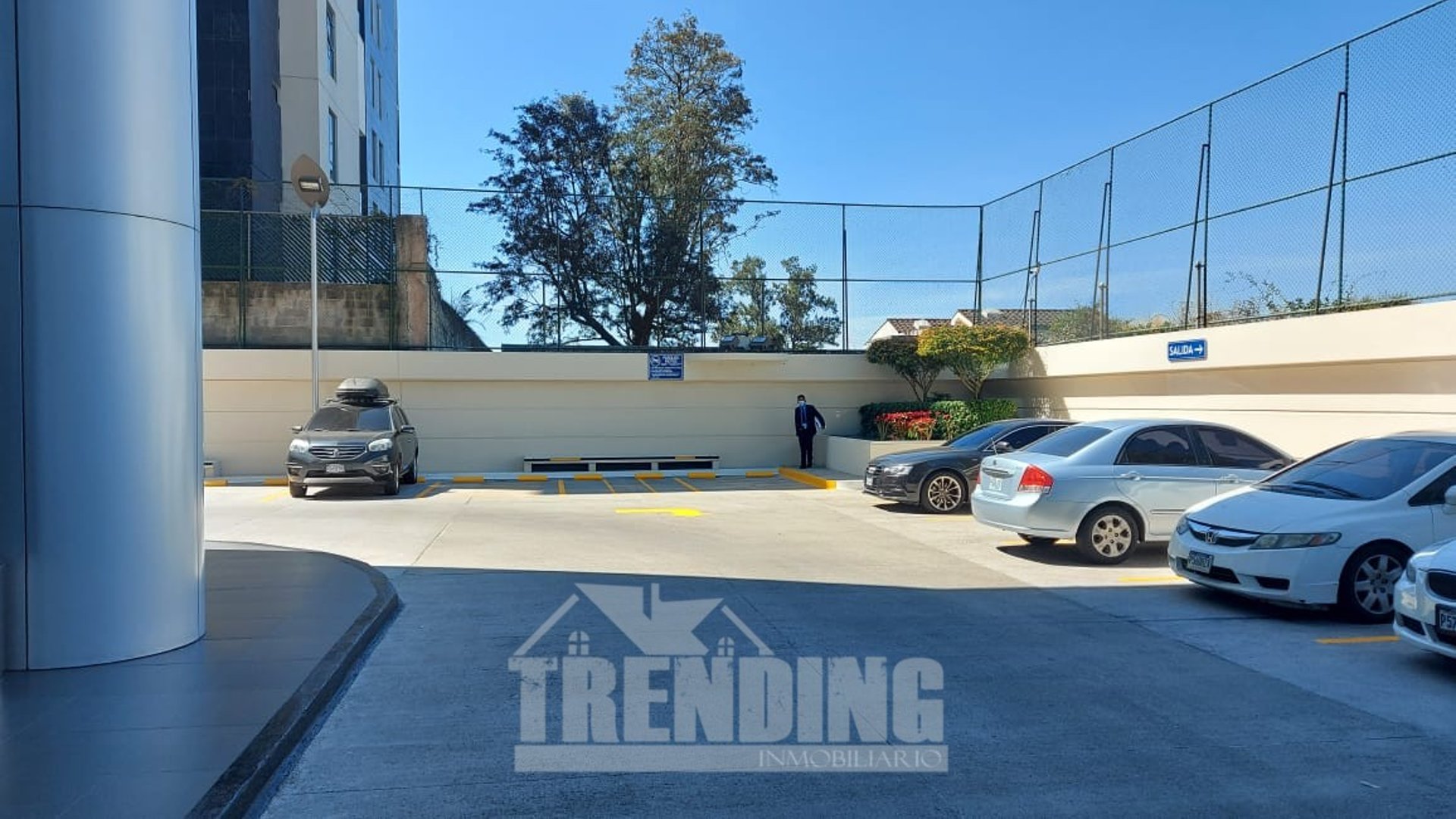 ✨ Zona 15 | Local en venta | 84.64 m² | Edificio Avante - Miniatura 4