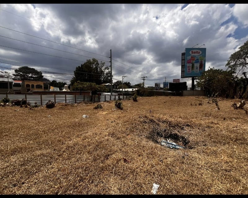 Terreno de 1,900vrs en venta Carretera El Salvador