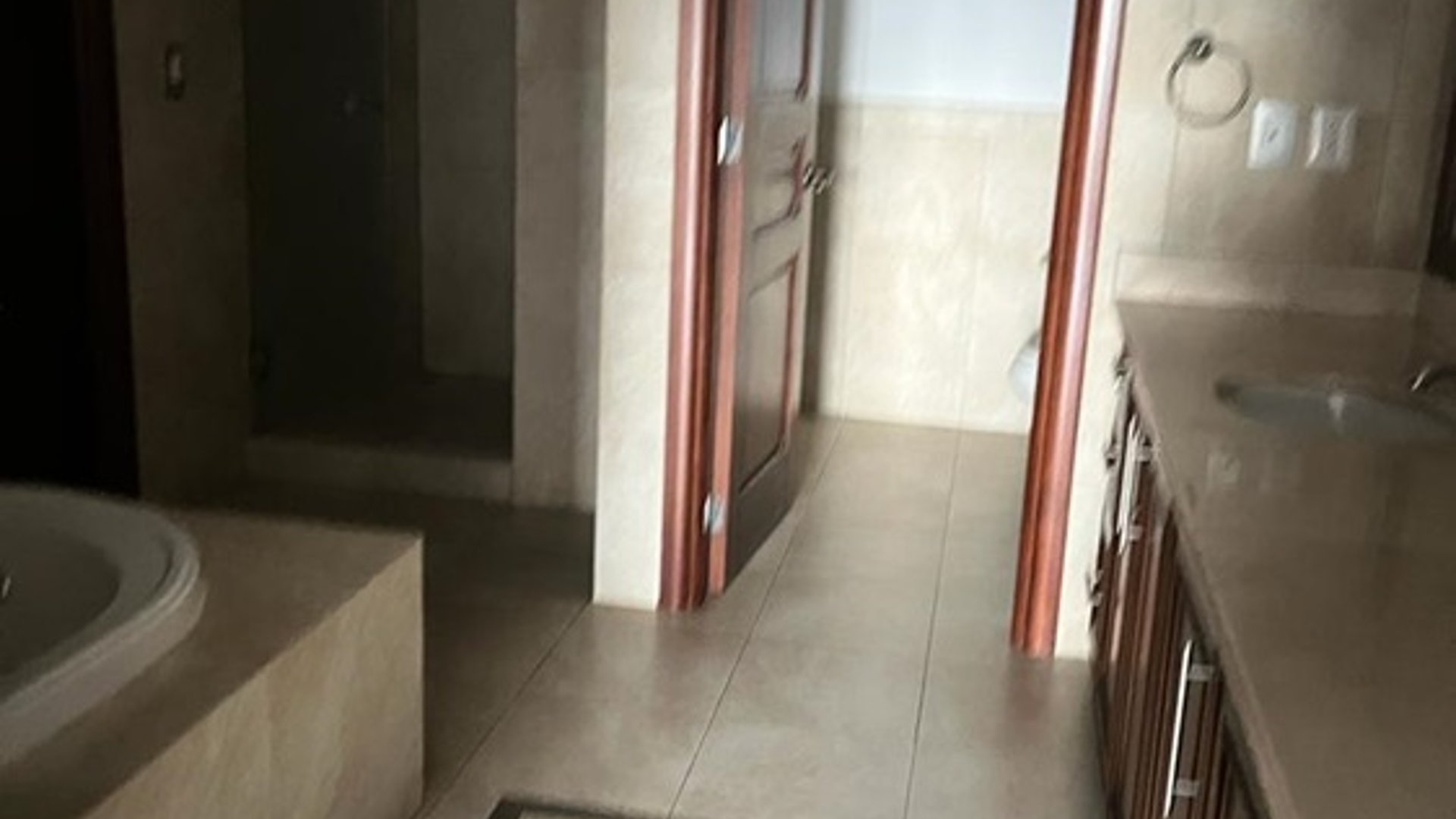 Alquilo Zona 14 apartamento Edificio Tadeus - Miniatura 22
