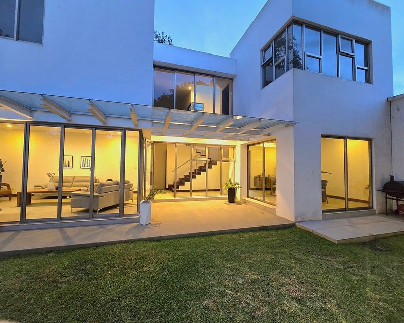 CASA EN VENTA CON JARDIN GRANDE, EN SAN JOSE PINULA, 4 HABITACIÓNES‼️