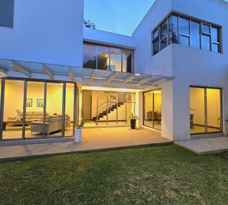 CASA EN VENTA CON JARDIN GRANDE, EN SAN JOSE PINULA, 4 HABITACIÓNES‼️