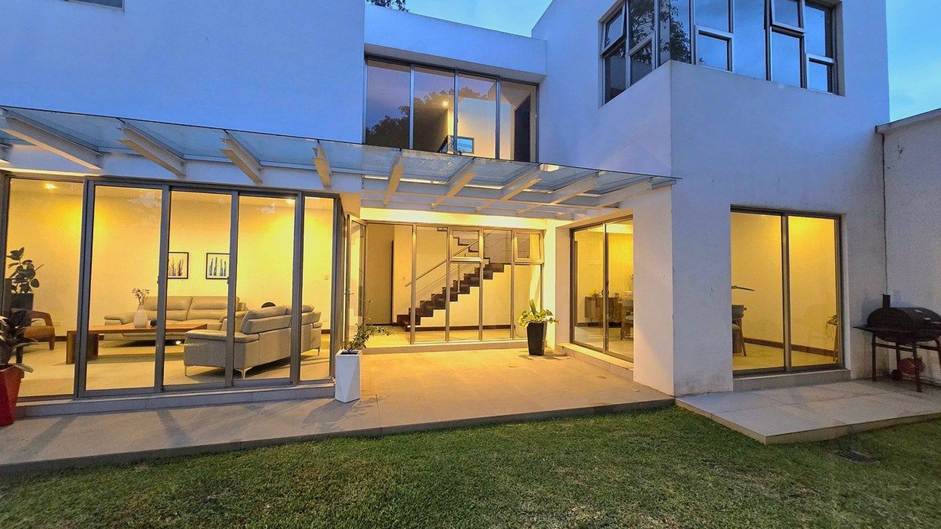 CASA EN VENTA CON JARDIN GRANDE, EN SAN JOSE PINULA, 4 HABITACIÓNES‼️