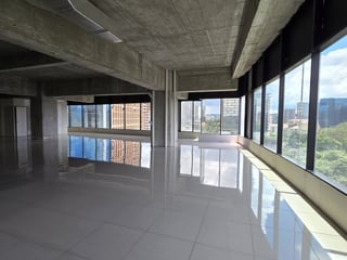 Oficina en Venta zona 10 cercano a oakland - 2