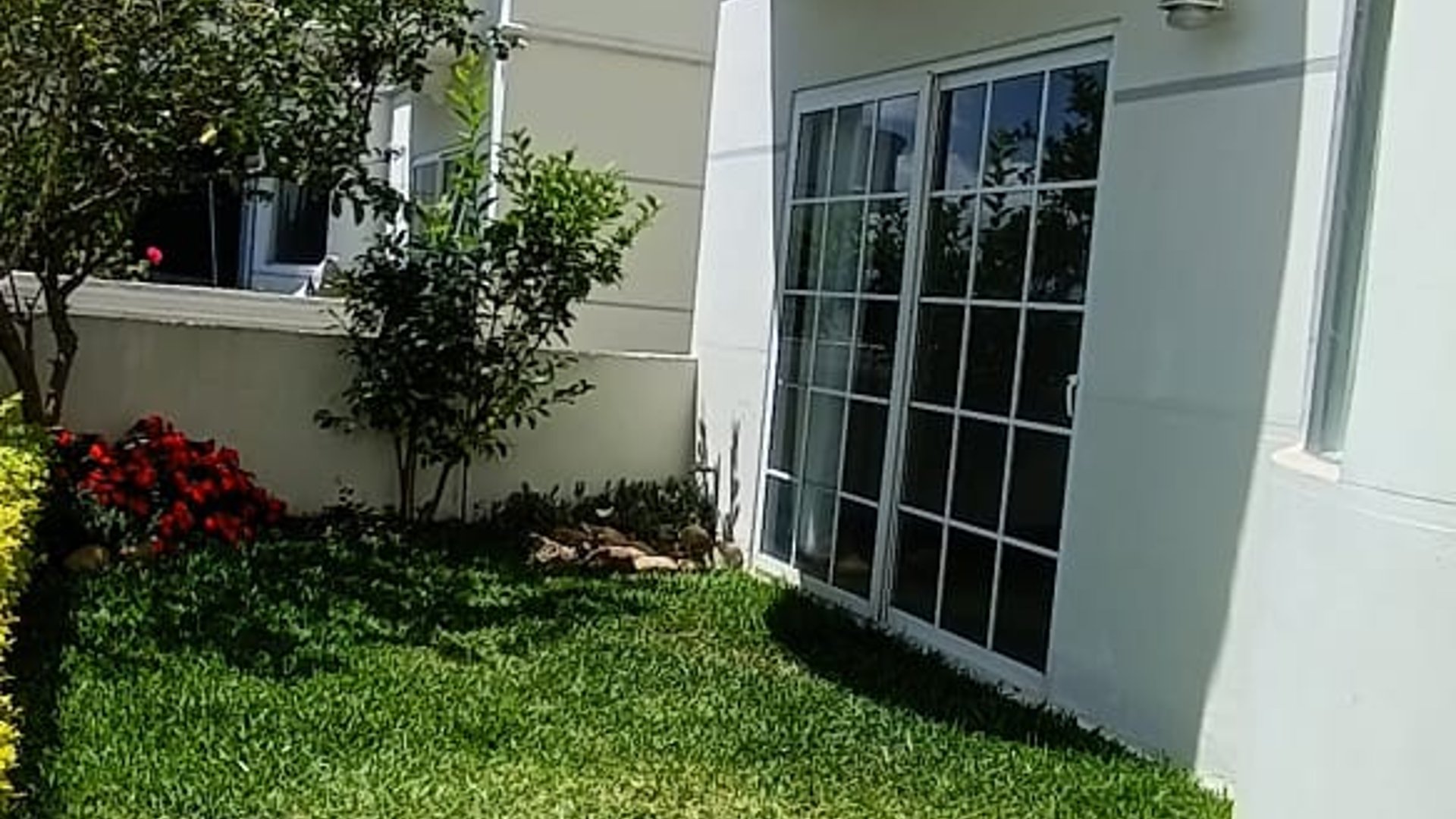 Elegante Apartamento en VENTA O RENTA LA VISTA ZONA 16 - Miniatura 4