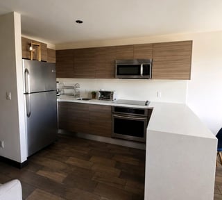 Renta de apartamento con balcon en zona 10 - 2 habitaciones Ref-6007