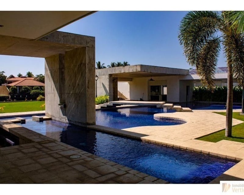 CASA EN PUERTO EN VENTA
