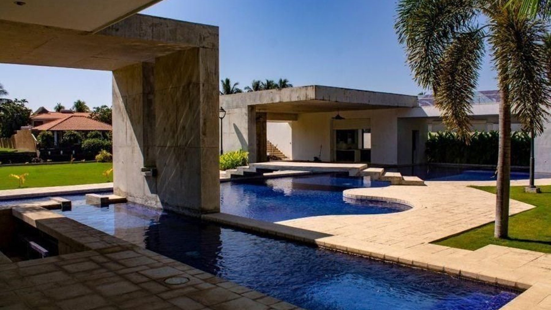 CASA EN PUERTO EN VENTA