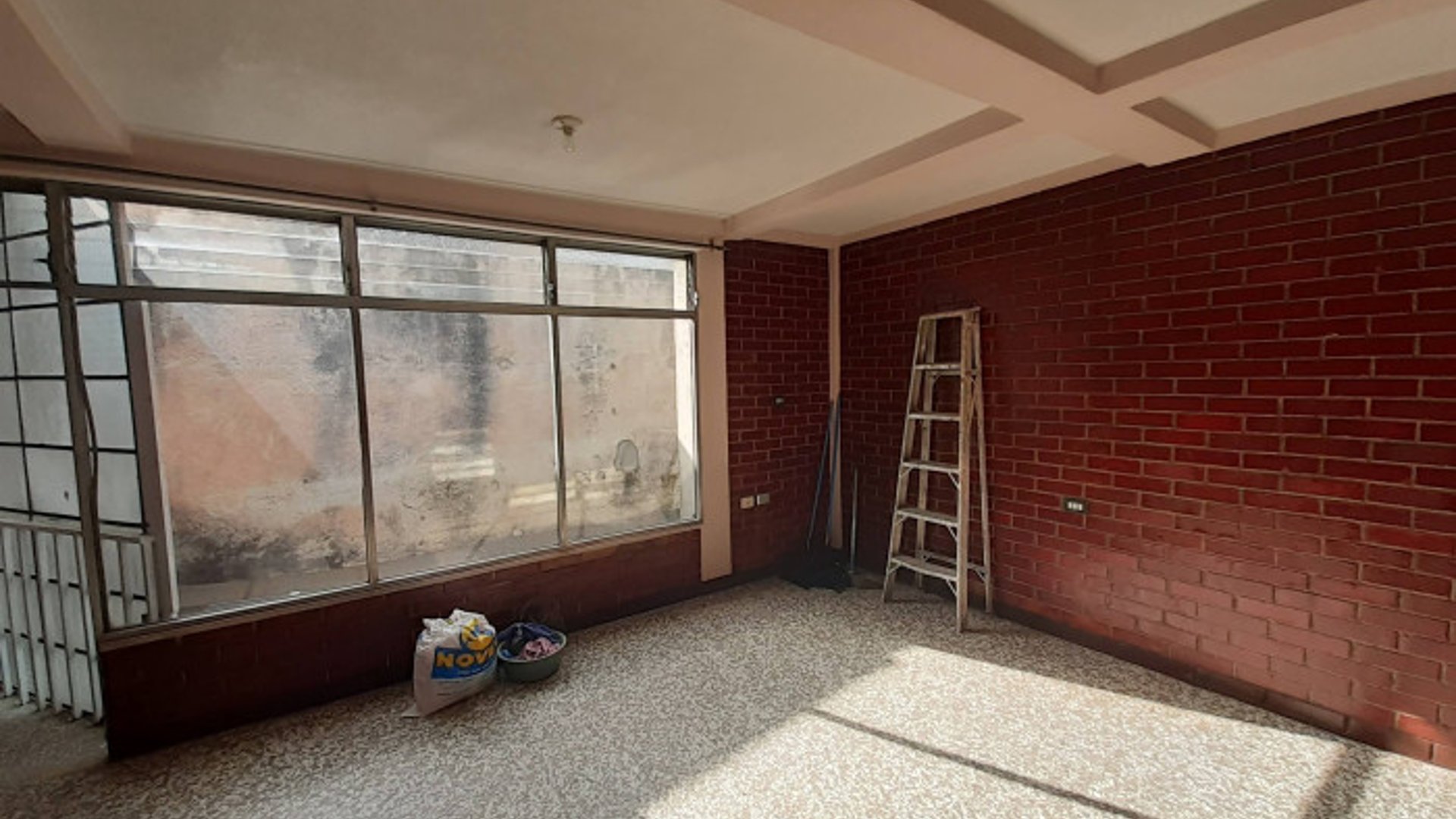 Propiedad En Venta con 4 Apartamentos Zona 3 Mixco - Miniatura 4