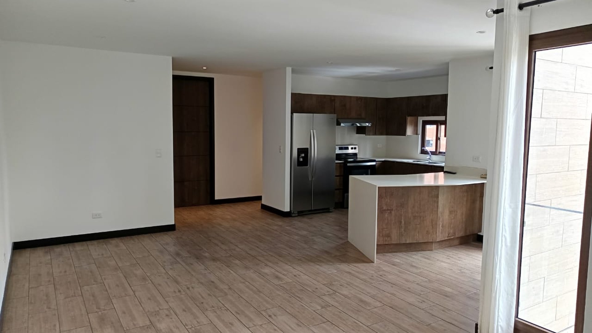 ???? APARTAMENTO EN RENTA – 2 HAB | MARQUÉS DE OAKLAND | ZONA 10 - Miniatura 3