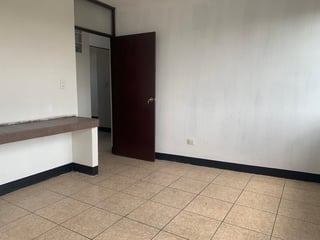 INMUEBLE DE USO MIXTO EN CALLE PRINCIPAL, CALLE MARTI ZONA 6 - 2