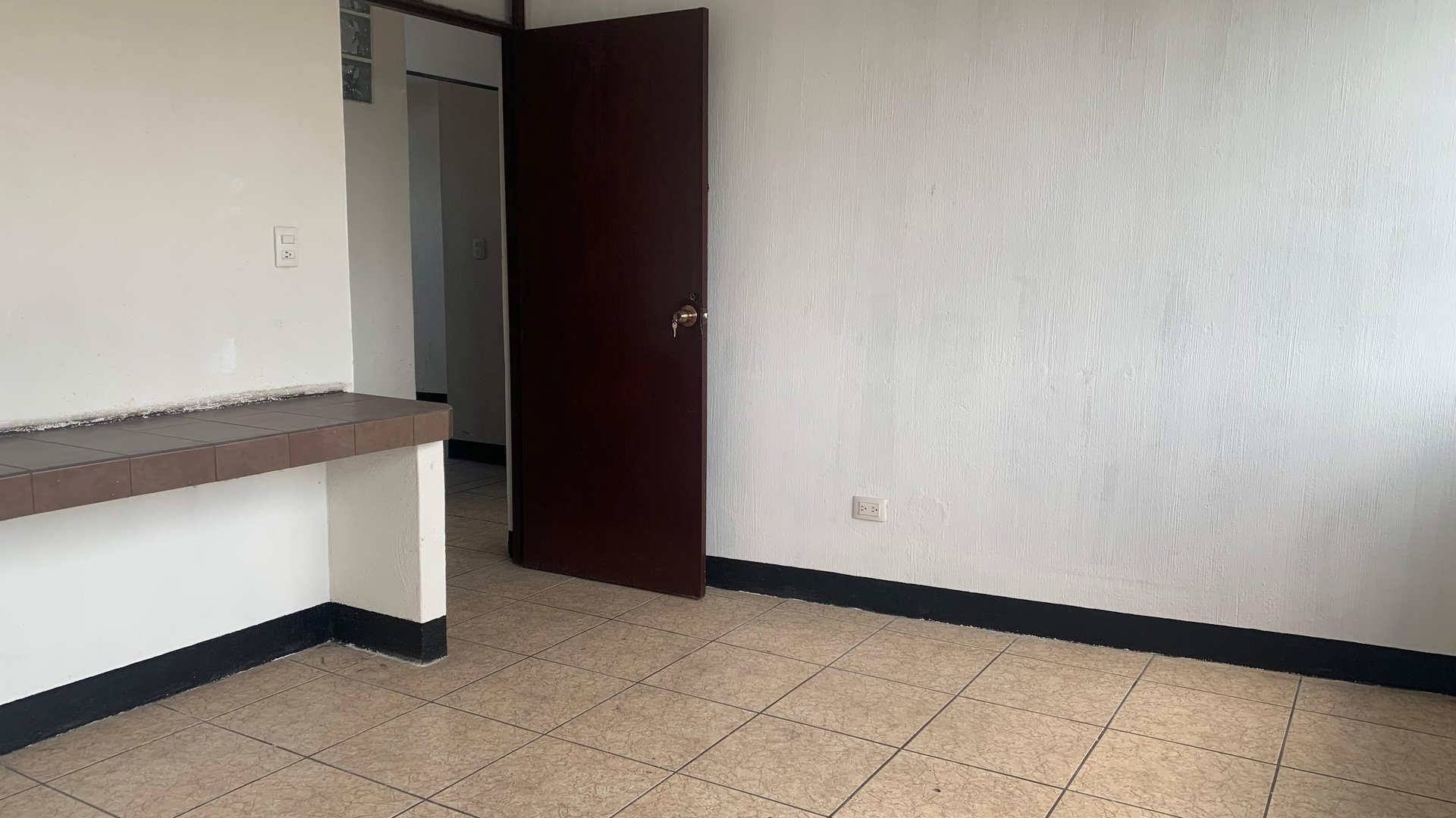 INMUEBLE DE USO MIXTO EN CALLE PRINCIPAL, CALLE MARTI ZONA 6 - Miniatura 2