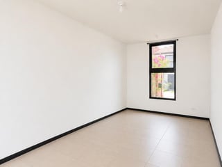CASA  EN RENTA SIN MUEBLES EN SENDEROS DEL COMENDADOR - Image 8